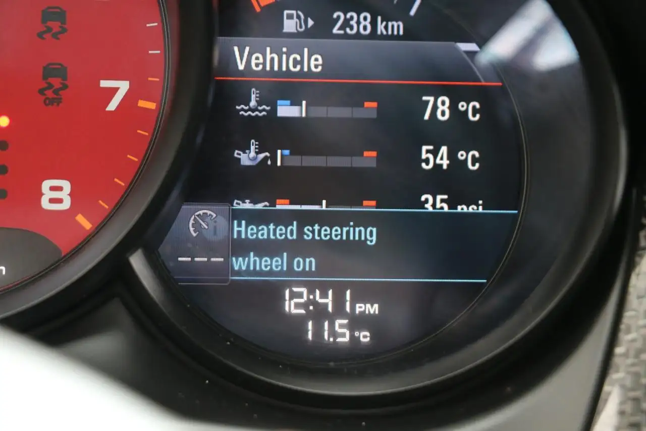 Porsche Macan снимка Porsche Macan