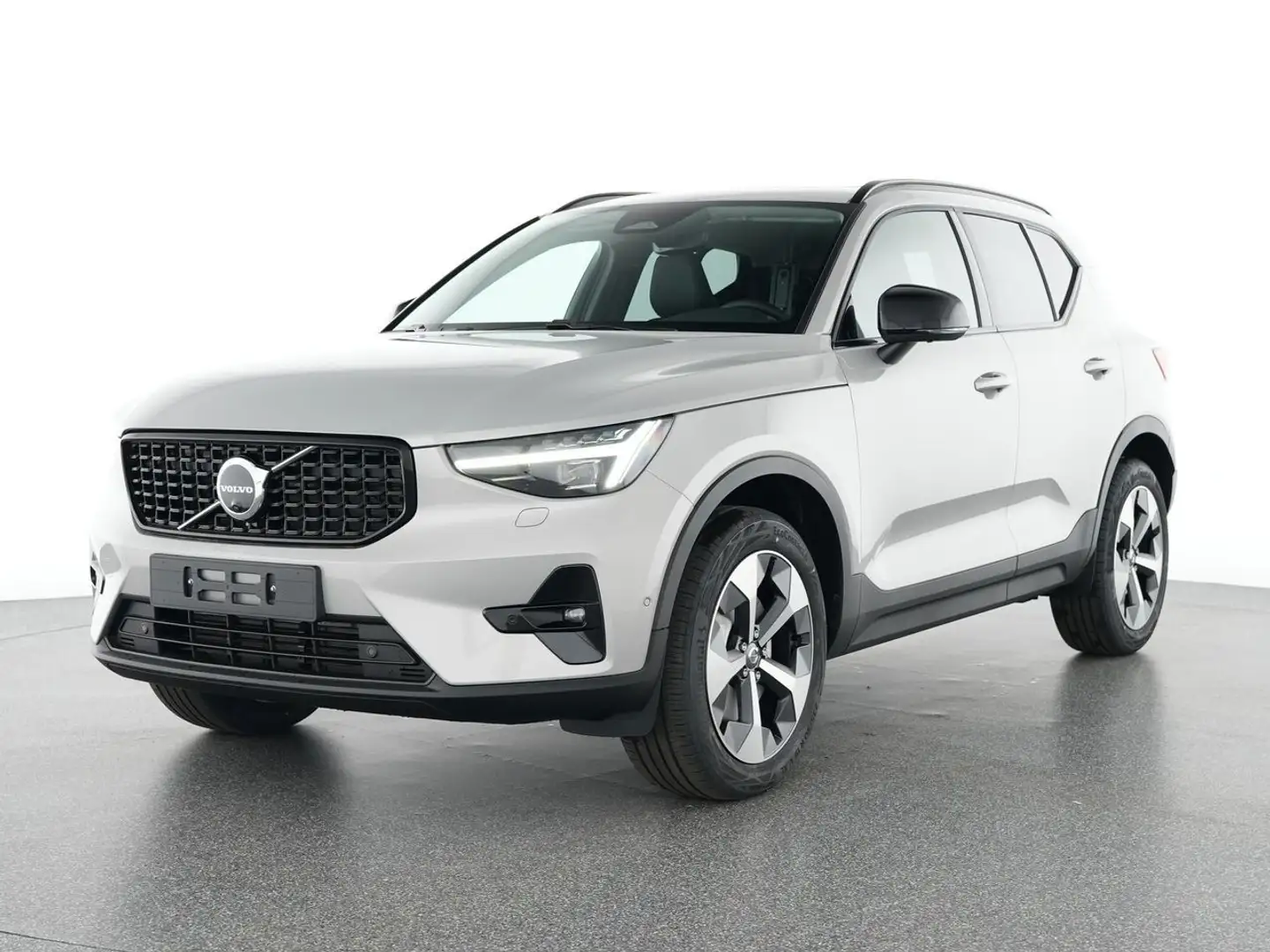 Volvo XC40 B3 Ultra Dark 2WD Silber - 1