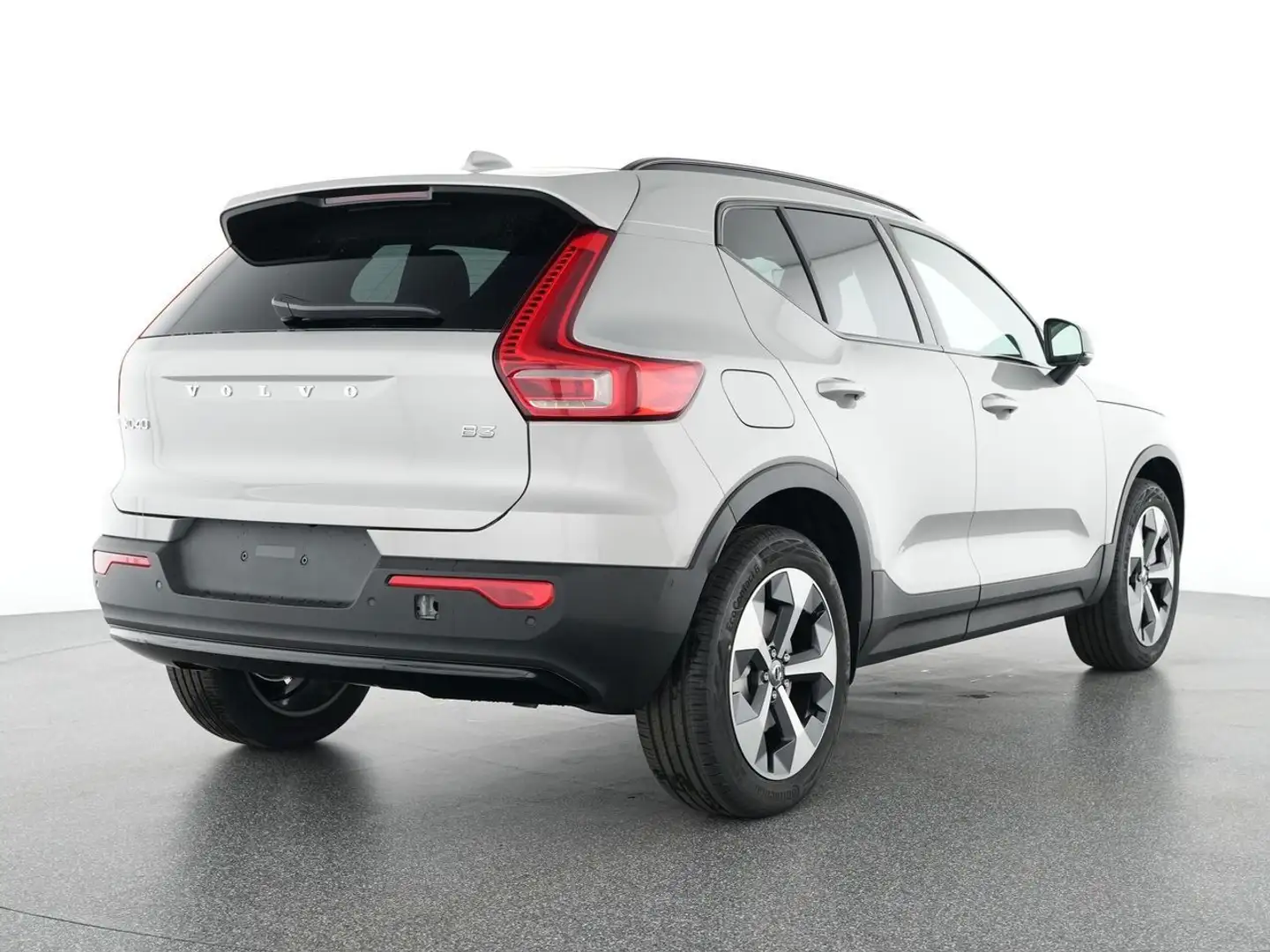 Volvo XC40 B3 Ultra Dark 2WD Silber - 2