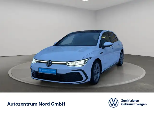 Volkswagen Golf VIII 1.5 eTSI DSG R-Line IQ.LIGHT+ACC+PANO