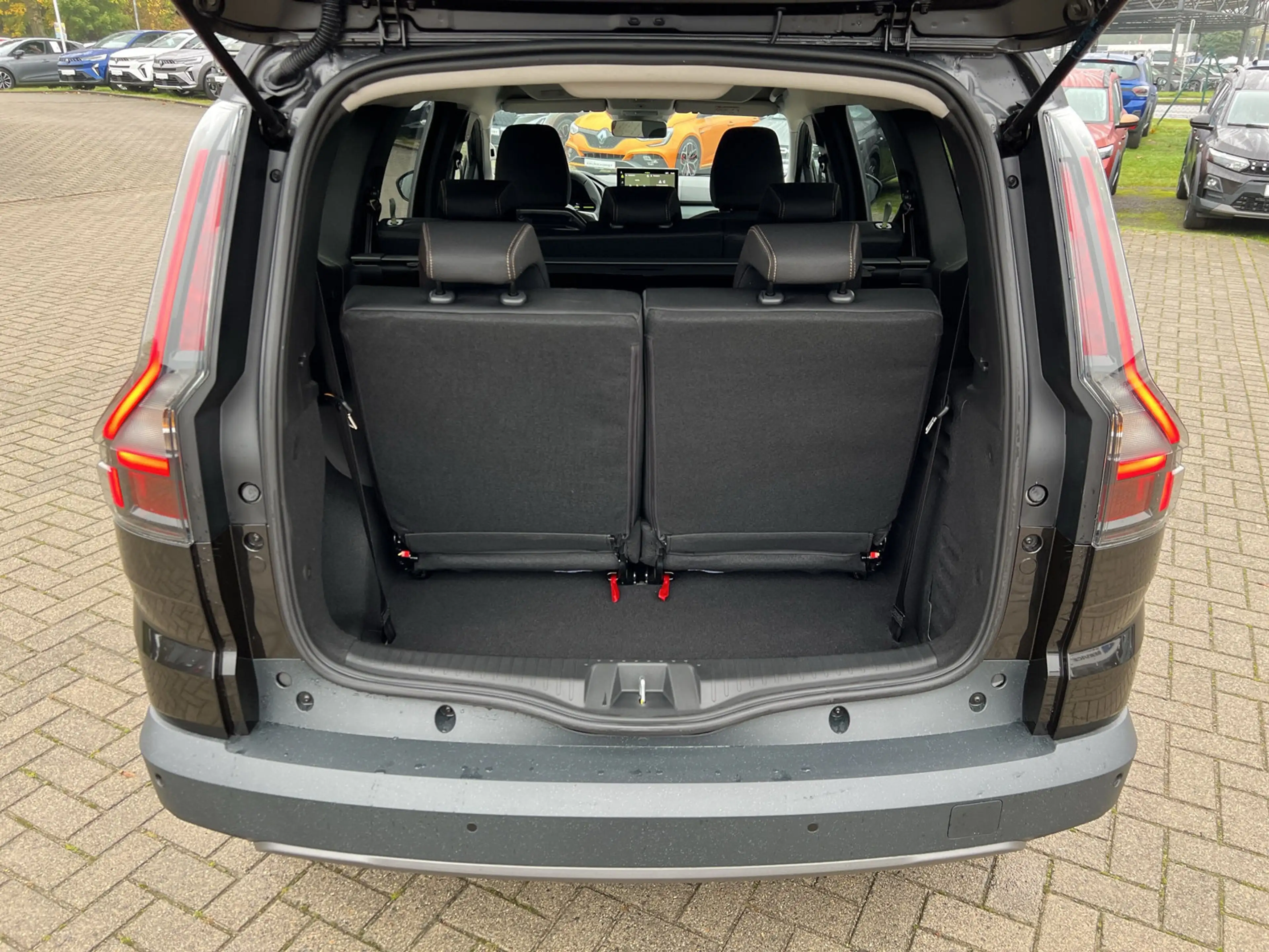 Dacia Jogger TCe 110 Extreme 7-S SHZ+LKHZ+RFK — photo 15