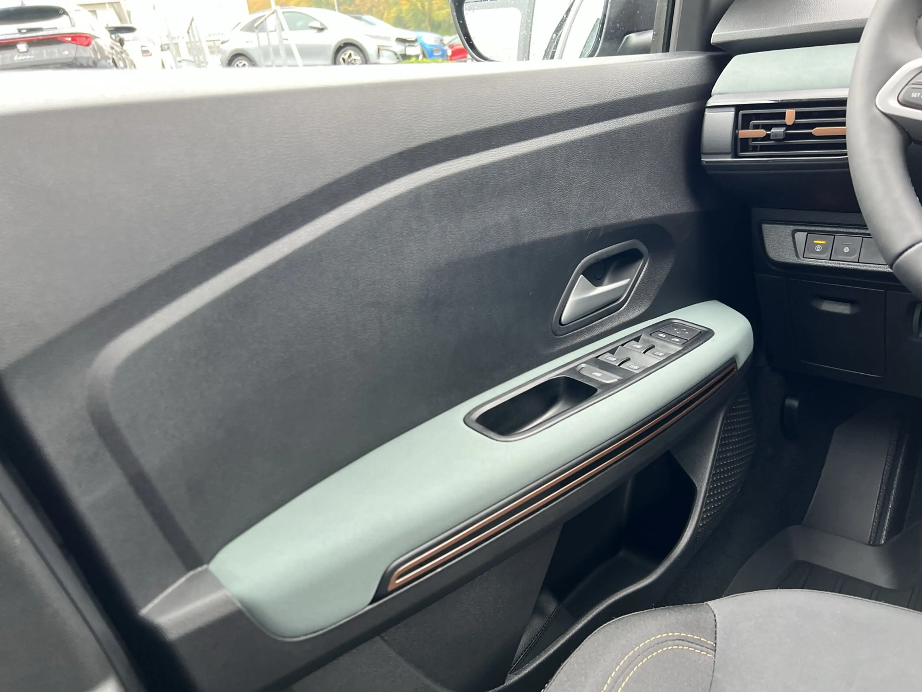 Dacia Jogger TCe 110 Extreme 7-S SHZ+LKHZ+RFK — photo 13