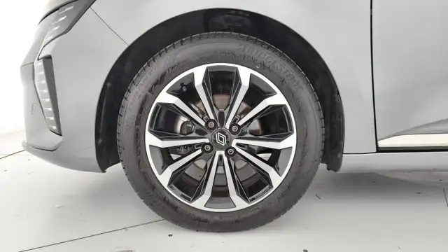 Renault Clio view 9