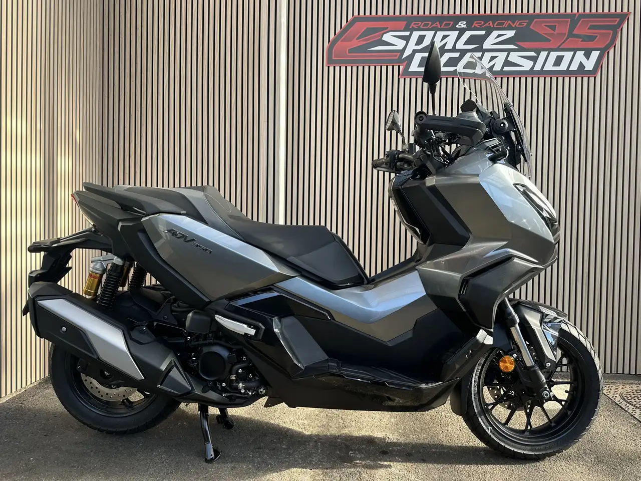 Honda ADV 350