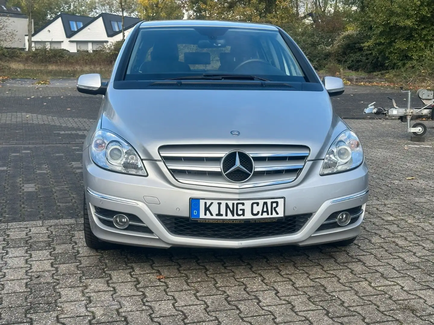 Mercedes-Benz B 180 CDI*AUTOMATIK*SHZ*PDC*ALU*NAVI*AHK*LEDER* Silber - 1