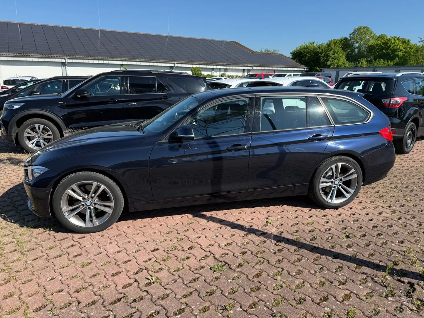 BMW 328 Touring 328 i xDrive+Navi+RFK+Panorama+Allwetter Albastru - 2