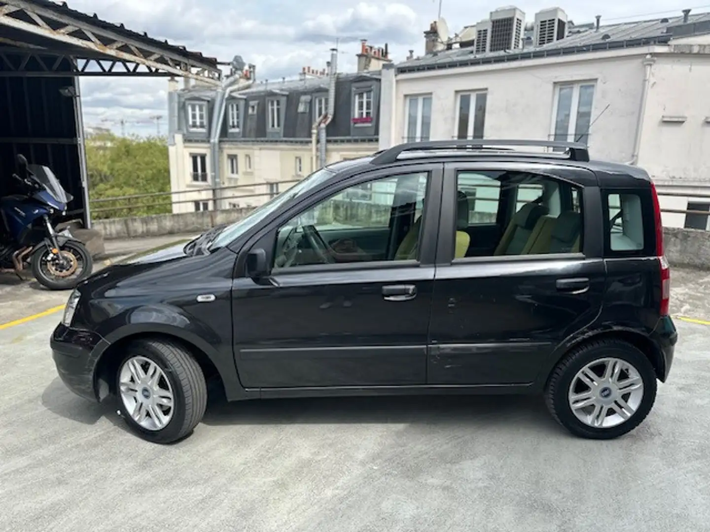 Fiat Panda 1.2 8V 60CH EMOTION Schwarz - 2