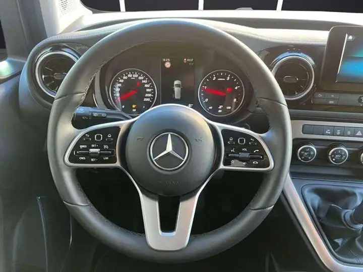 Mercedes-Benz Clase C 2023, foto 10