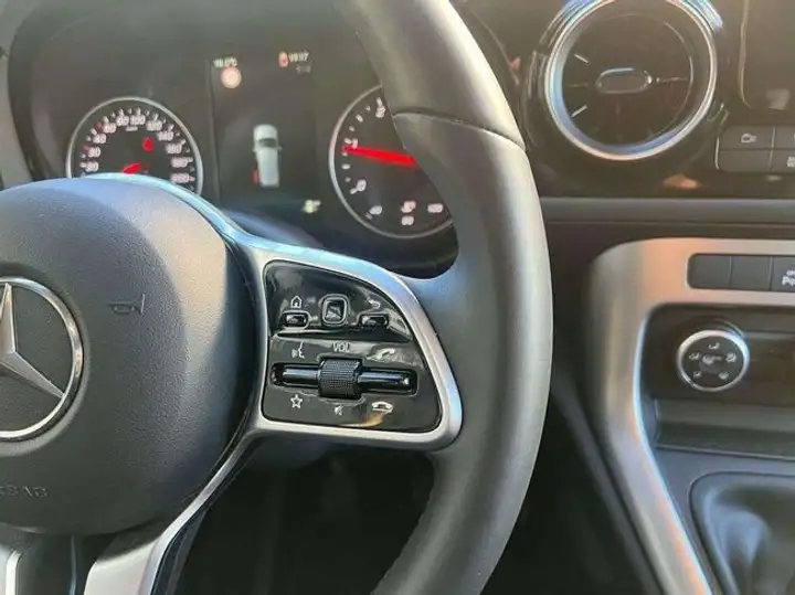 Mercedes-Benz Clase C 2023, foto 11