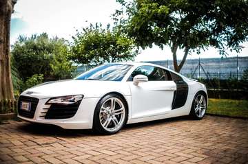 R8 Coupe 4.2 V8 quattro r-tronic