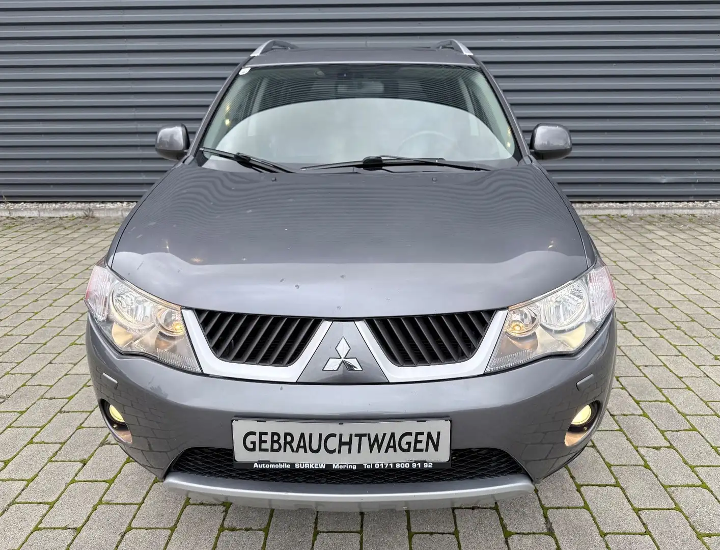 Mitsubishi Outlander 2.0 DI-D Intense/Leder/Navi/ 7-Sitzer Grau - 2