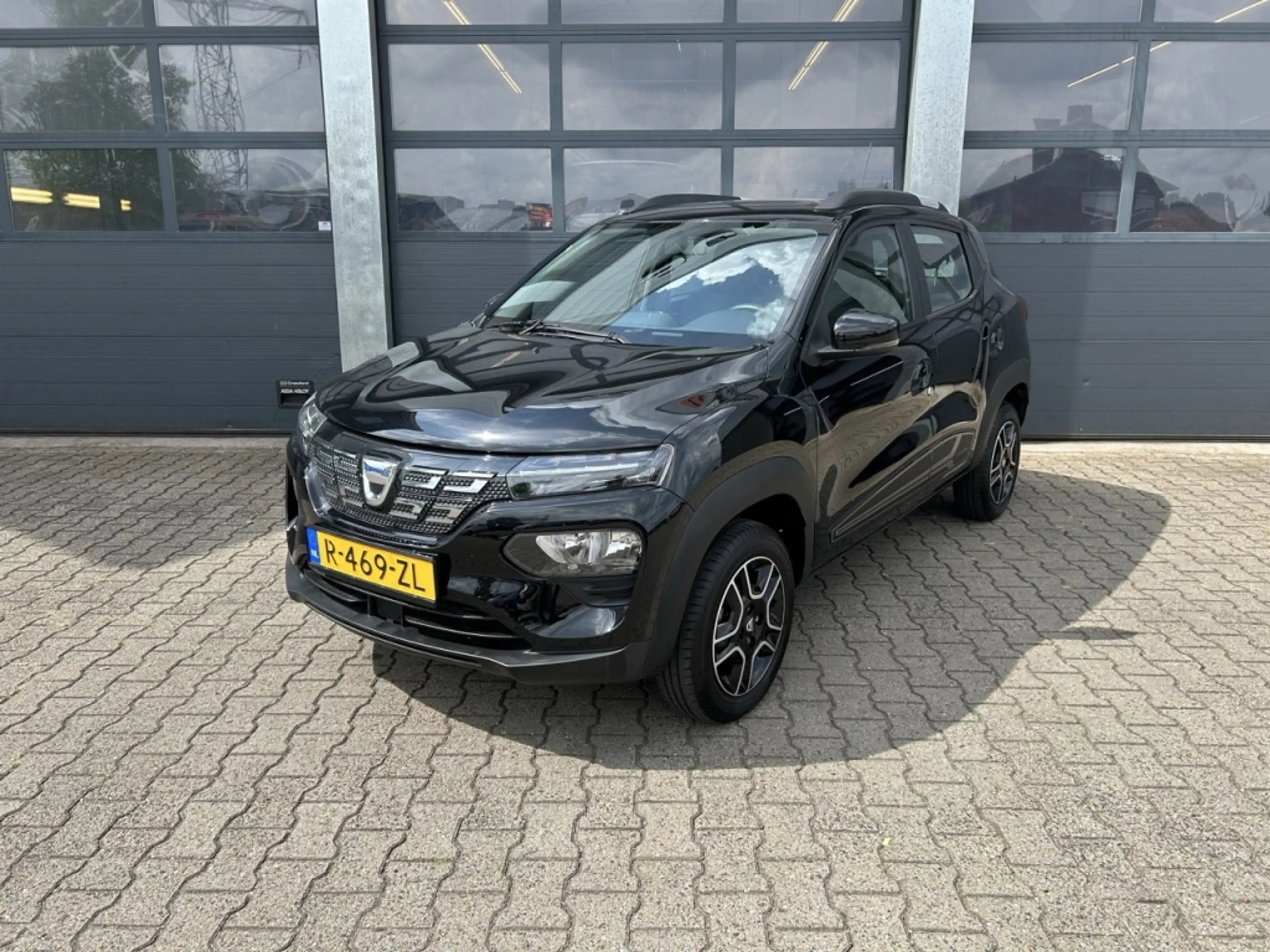 Dacia Spring Electric 45 Comfort Plus Orange Pack 27kWh