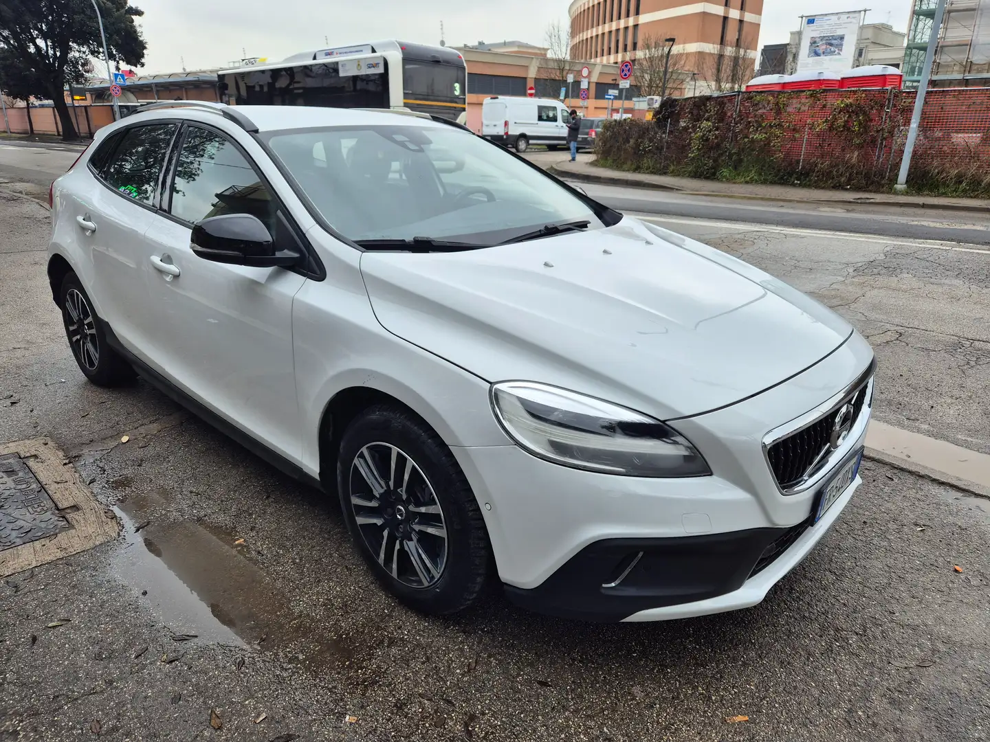 Volvo V40 Cross Country V40 Cross Country 2.0 d2 Business Plus my19 Blanc - 1