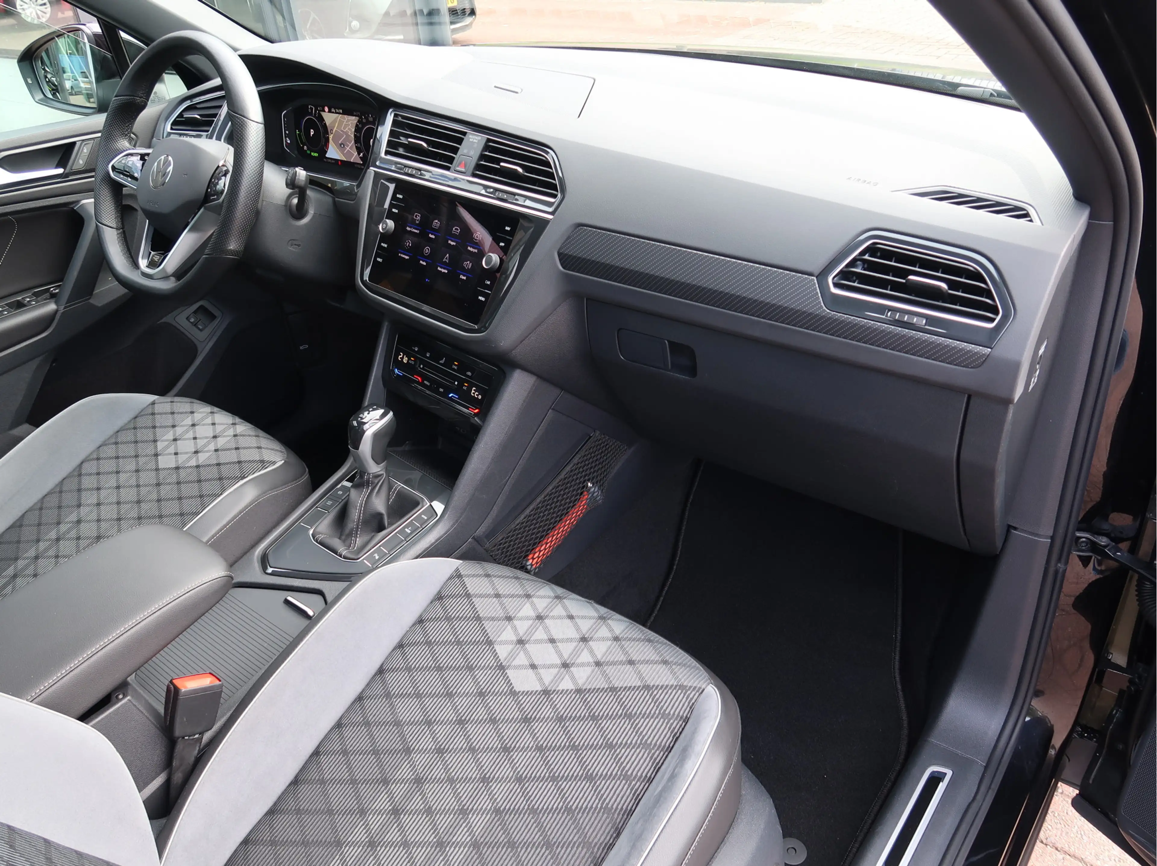 Volkswagen Tiguan 1.4 TSI eHybrid R-Line Business+ | Panorama | Trek — photo 15