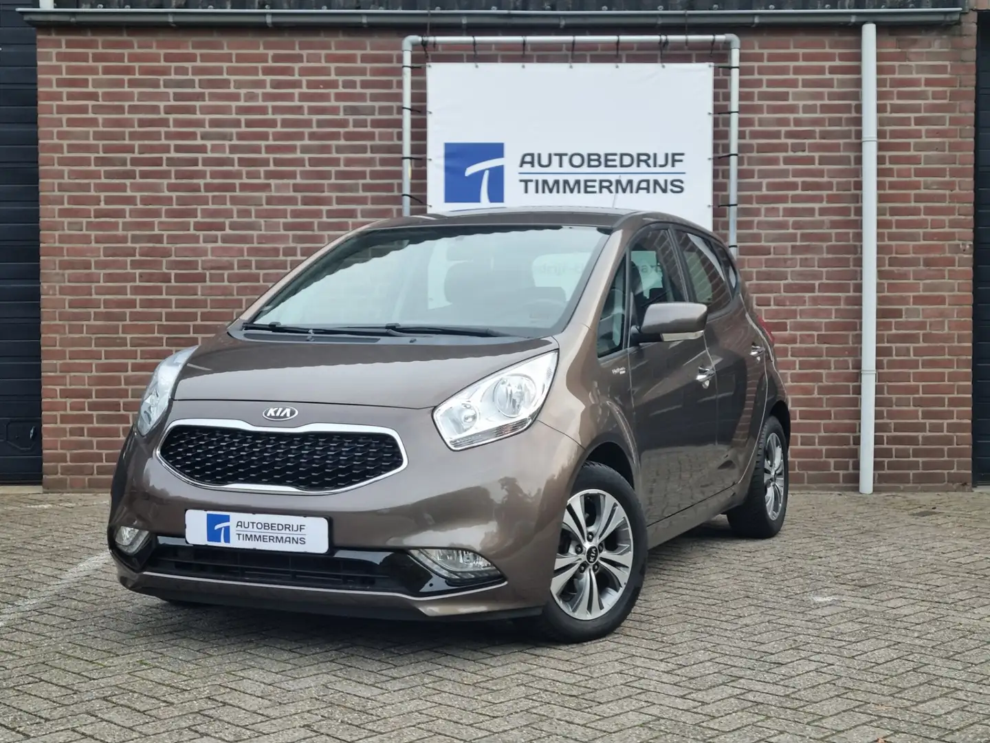Kia Venga 1.6 CVVT DynamicPLusLine Automaat Bruin - 1