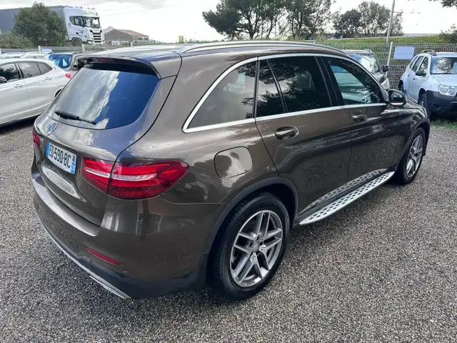 Mercedes-Benz 250 view 4