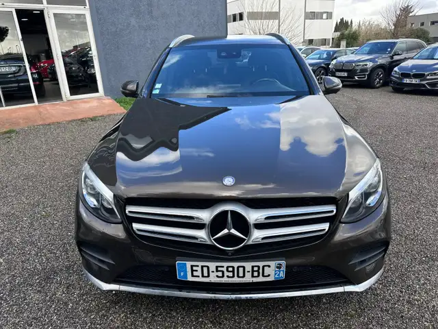 Mercedes-Benz GLC view 2