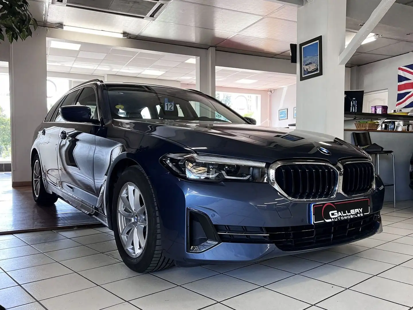 BMW 520 (G31) 520DA 190CH LOUNGE STEPTRONIC Bleu - 2