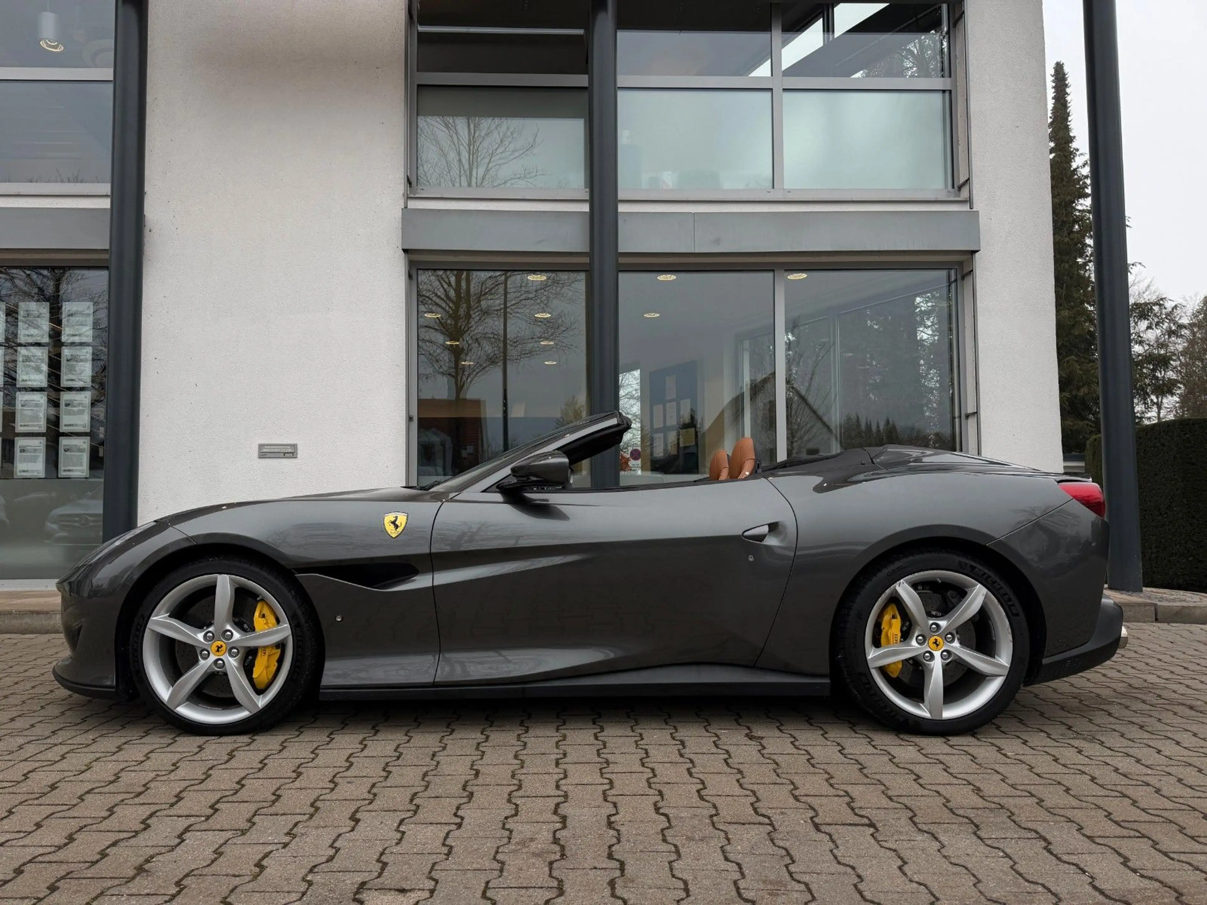 Ferrari Portofino / ADAPTIVE HEADLIGHTS /  MAGNERIDE — photo 14