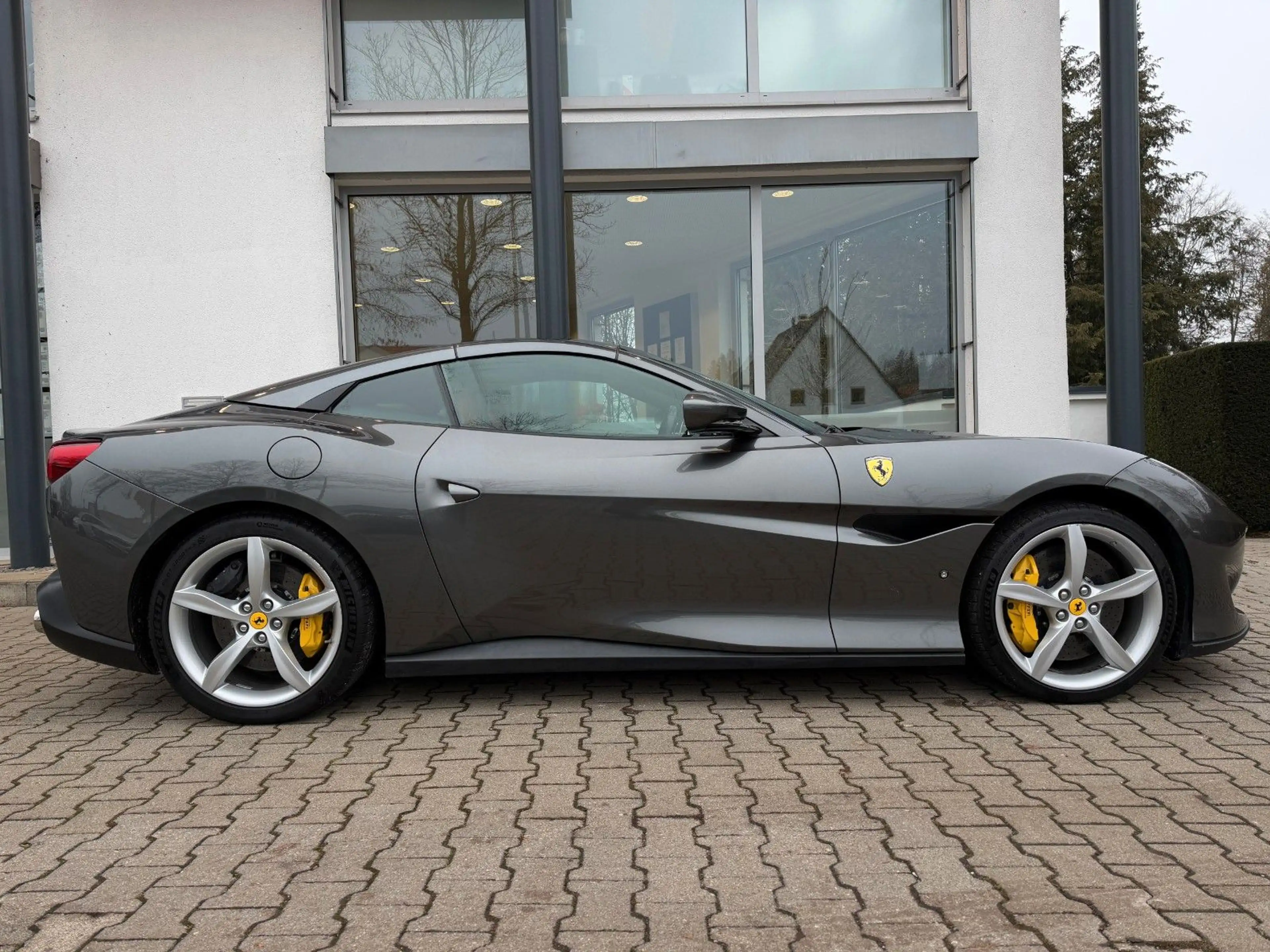 Ferrari Portofino / ADAPTIVE HEADLIGHTS /  MAGNERIDE — photo 5
