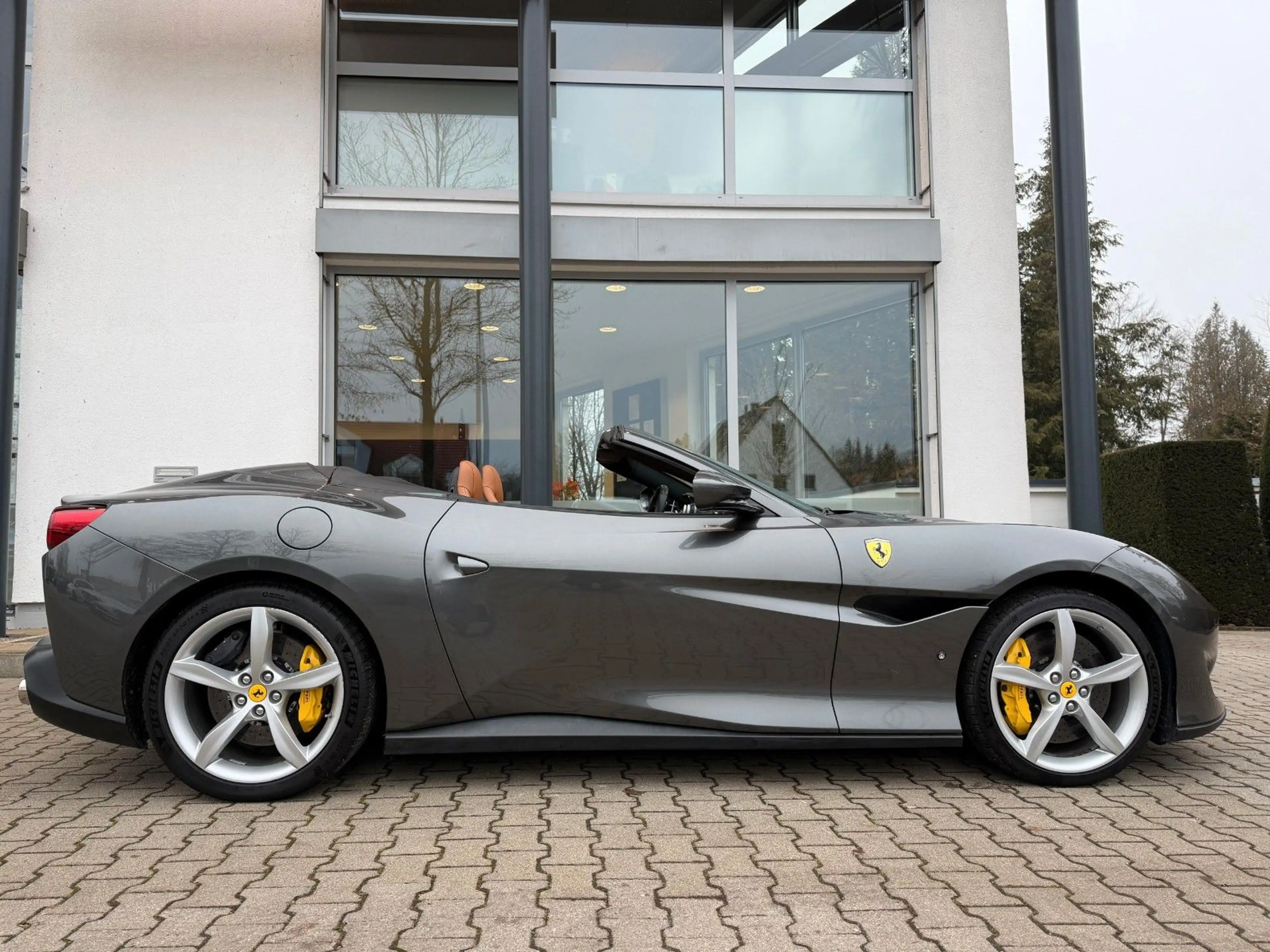 Ferrari Portofino / ADAPTIVE HEADLIGHTS /  MAGNERIDE — photo 6