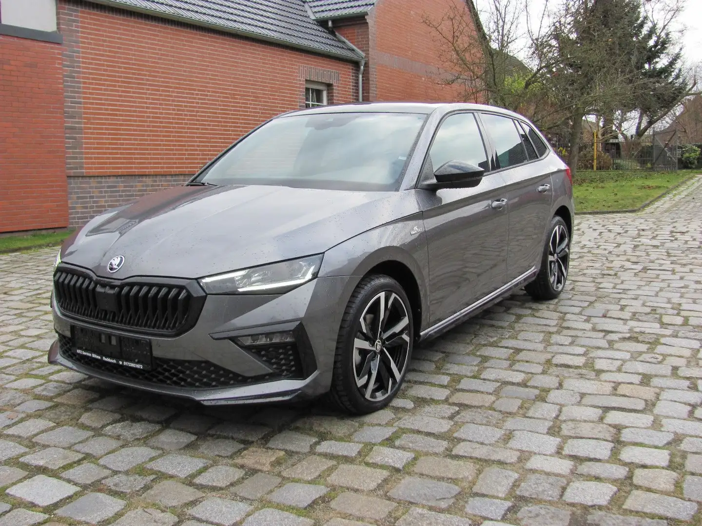 Skoda Scala Monte Carlo 1,0 TSI DSG Matrix Led PDC 18" Šedá - 1