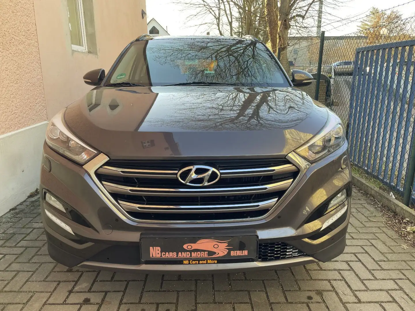 Hyundai TUCSON Premium 4WD, Pano, Xenon!!! Grau - 2
