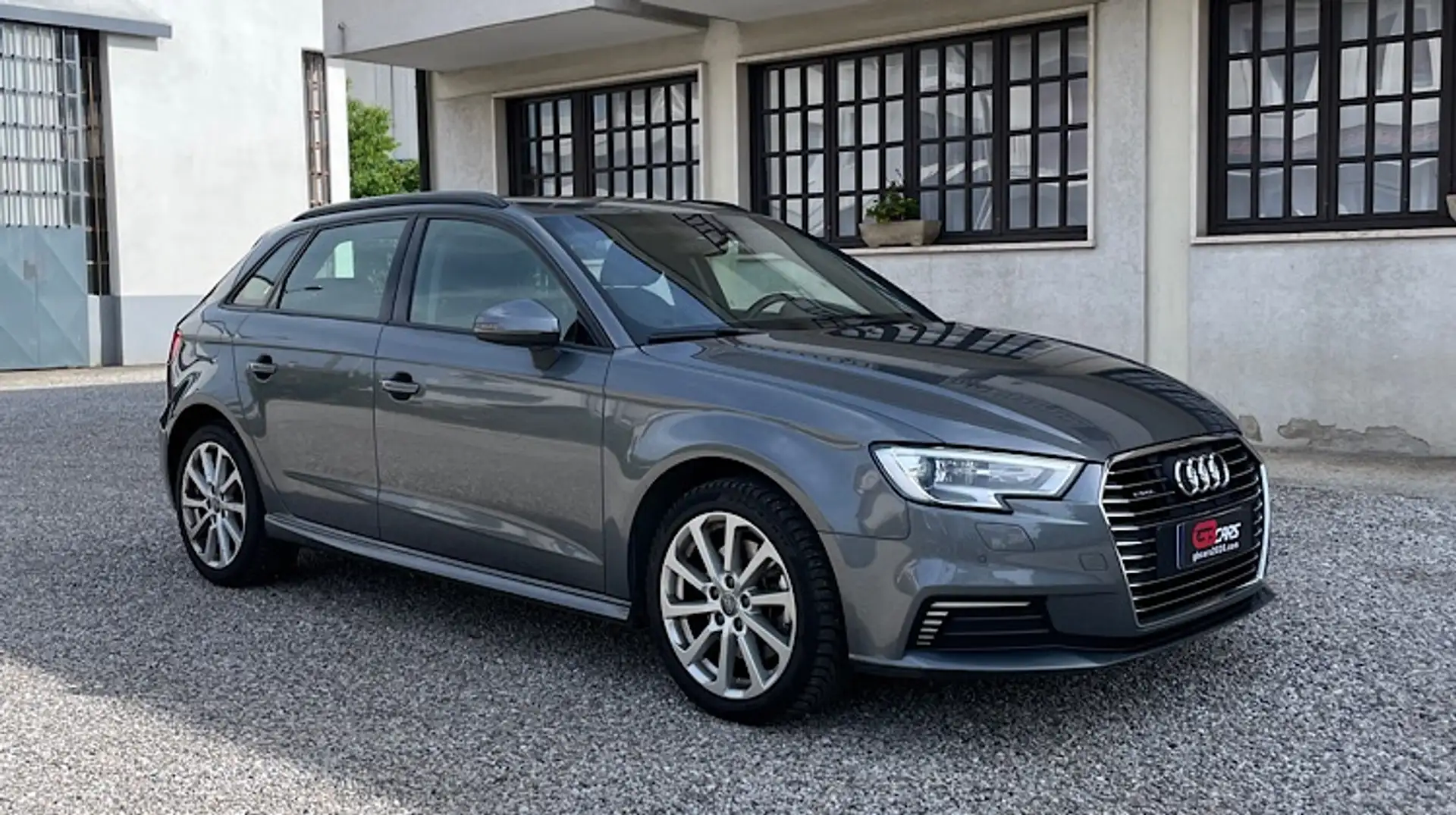 Audi A3 A3 Sportback 40 1.4 tfsi e-tron Admired s-tronic Grau - 2