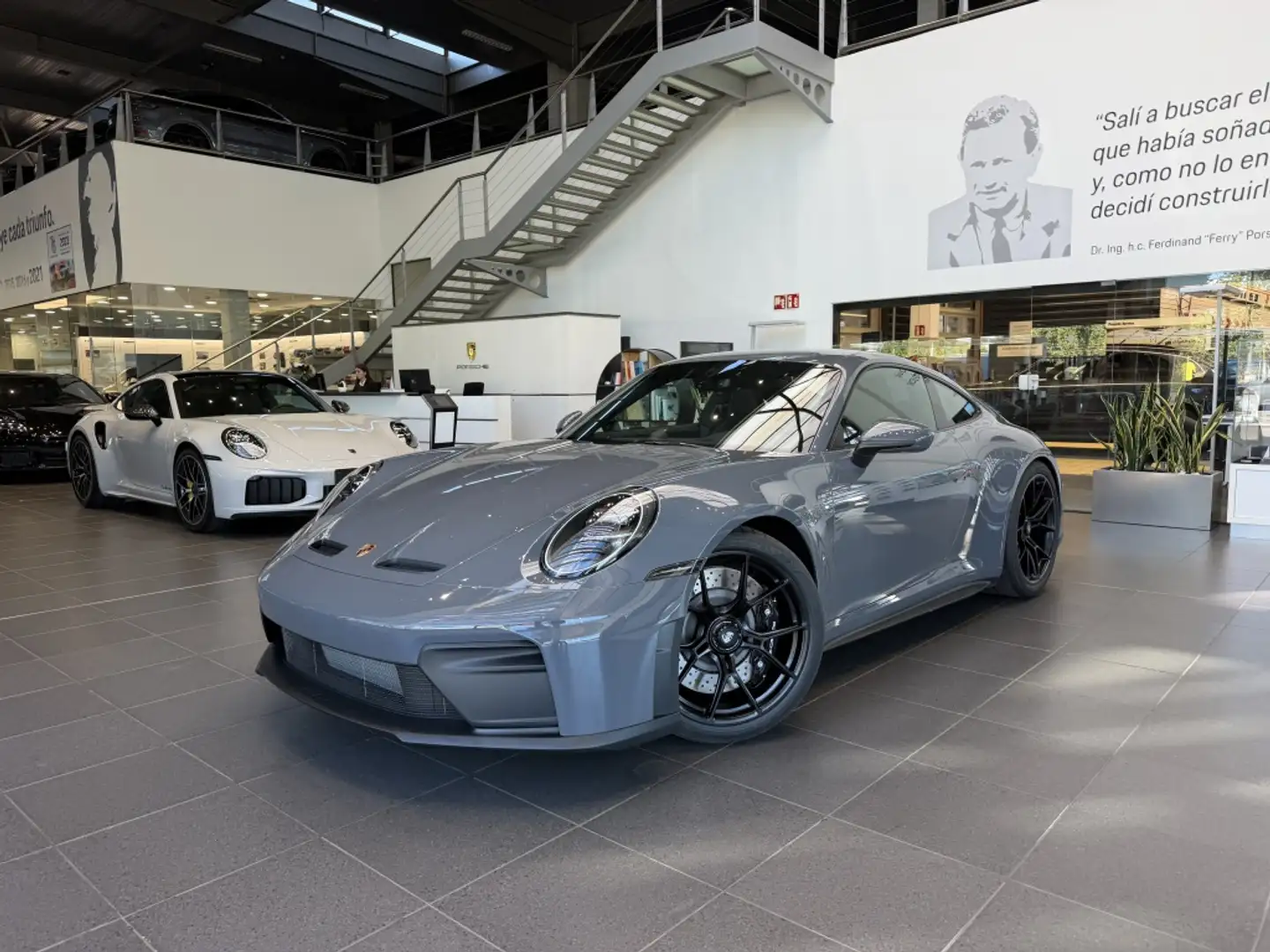 Porsche 992 GT3 Touring Package PDK Gris - 1