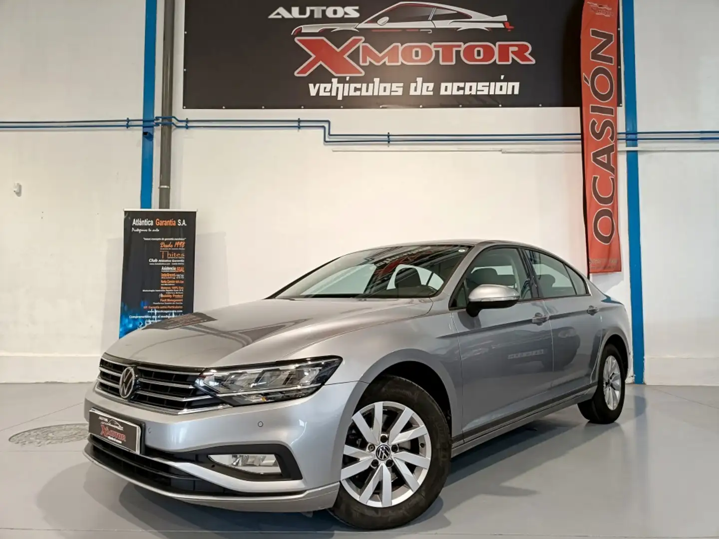 Volkswagen Passat 2.0TDI EVO Business 110kW Gris - 2