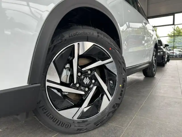 Suzuki Vitara view 2