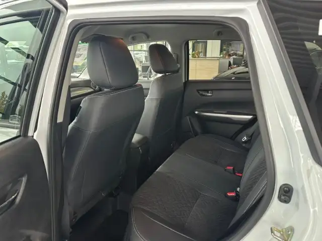 Suzuki Vitara view 11