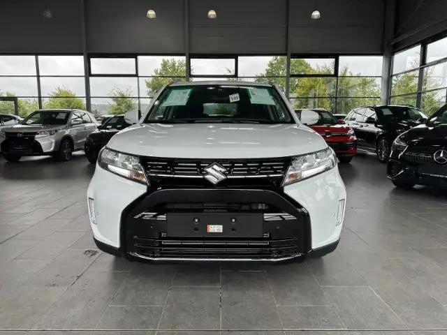 Suzuki Vitara view 3