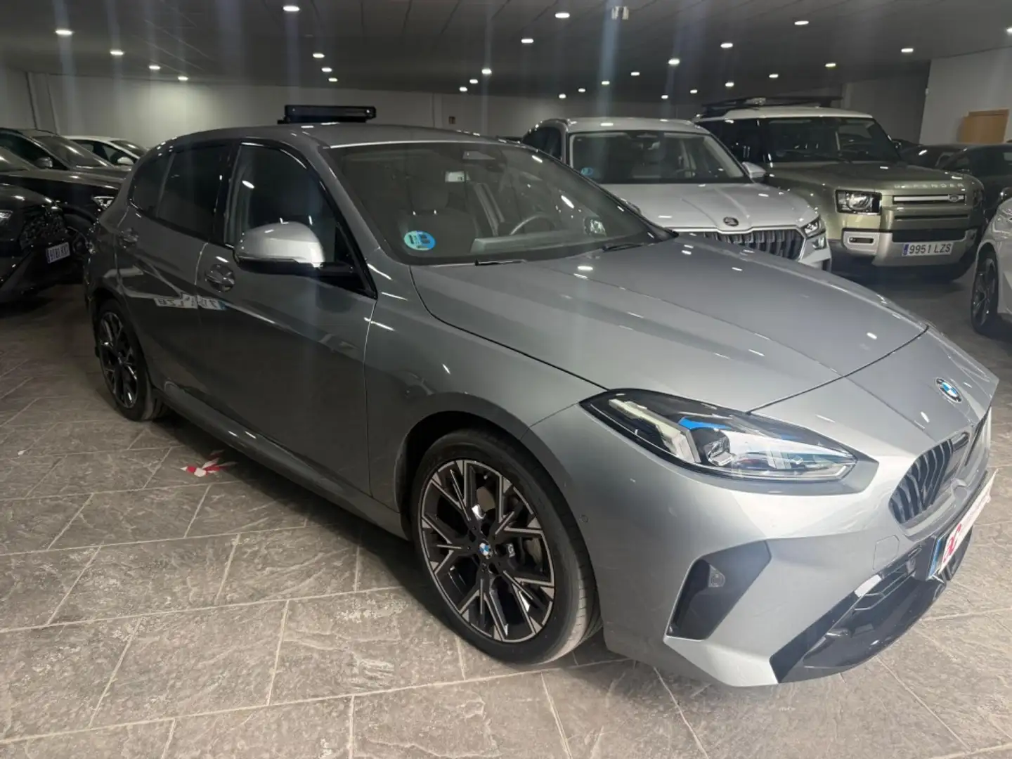 BMW 116 120dA M Sport Gris - 1