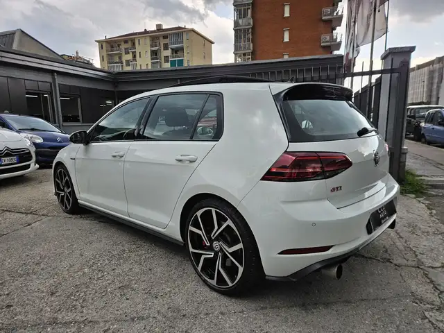 Volkswagen Golf view 6