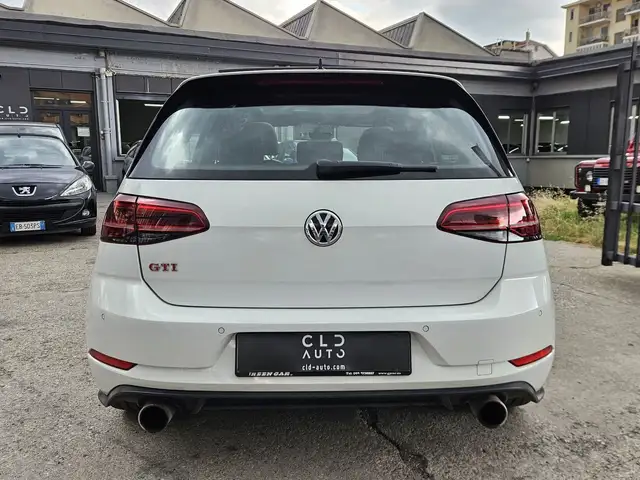 Volkswagen Golf view 5