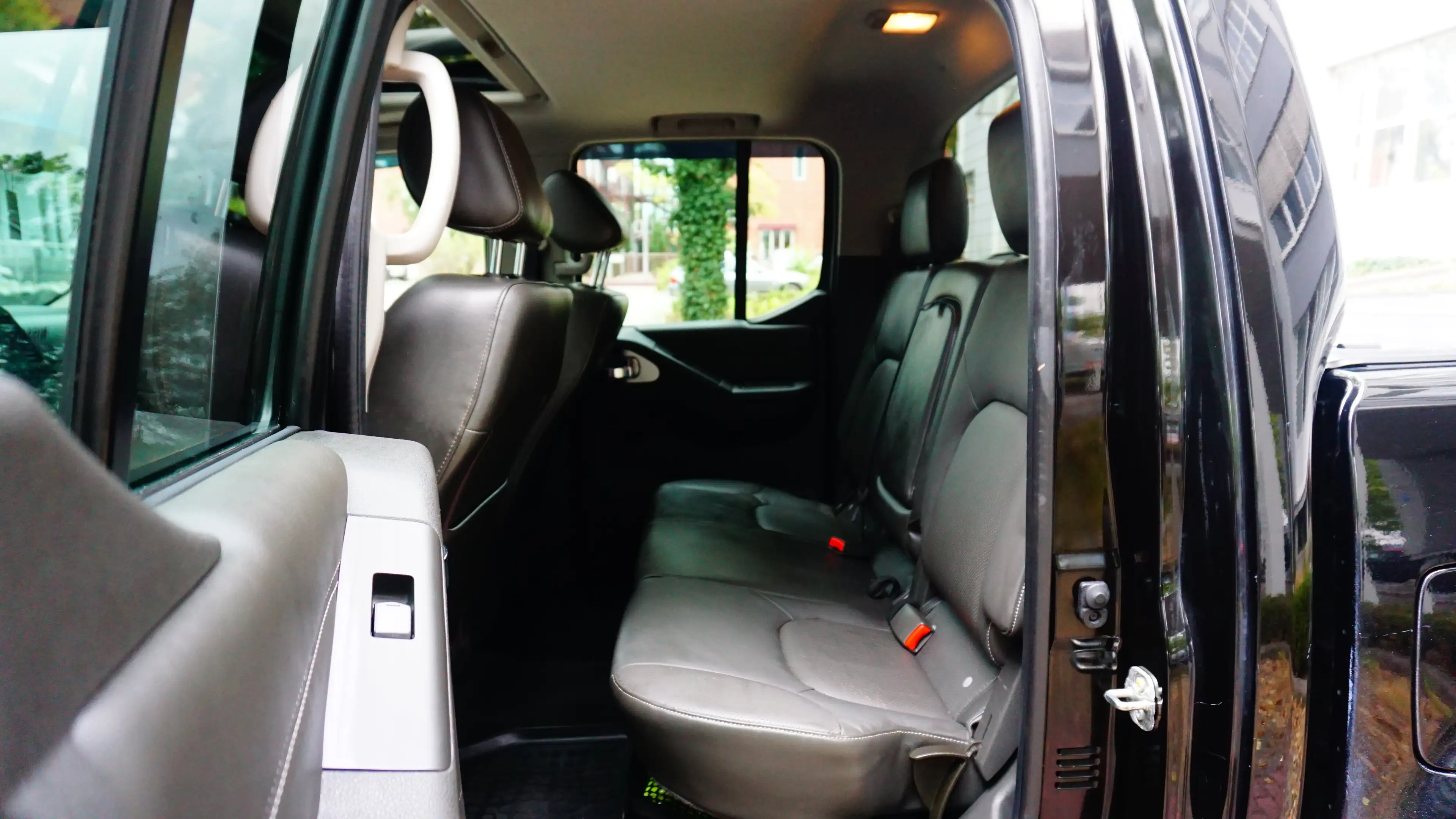 Nissan Navara KingCab Business 4X4/NAVI/2xPDC/KLIMA/AUX/ESP — photo 10