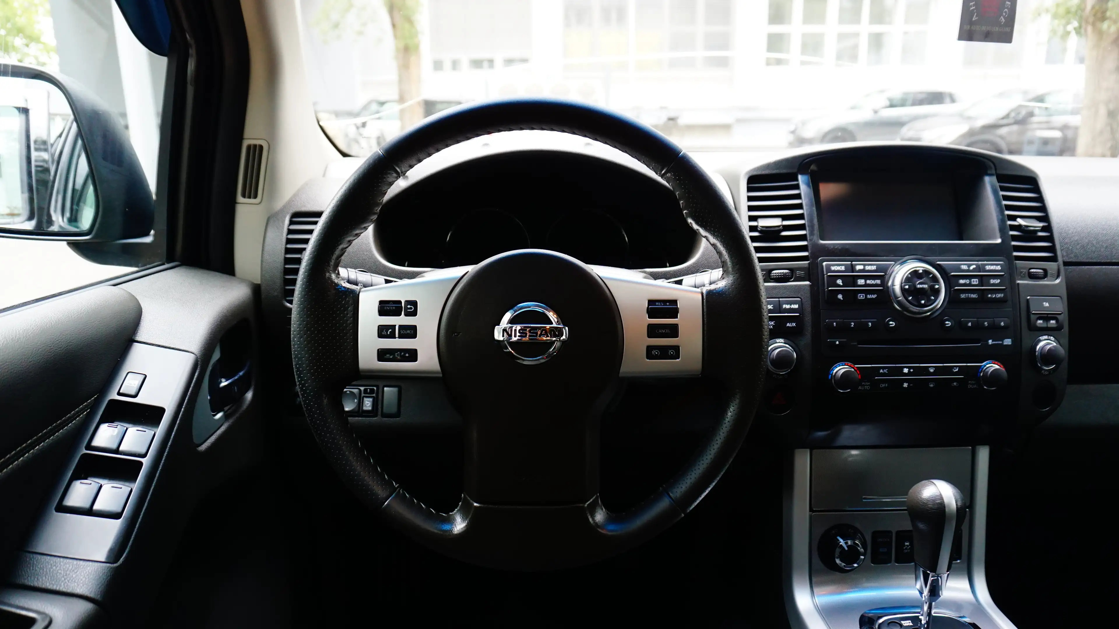 Nissan Navara KingCab Business 4X4/NAVI/2xPDC/KLIMA/AUX/ESP — photo 7