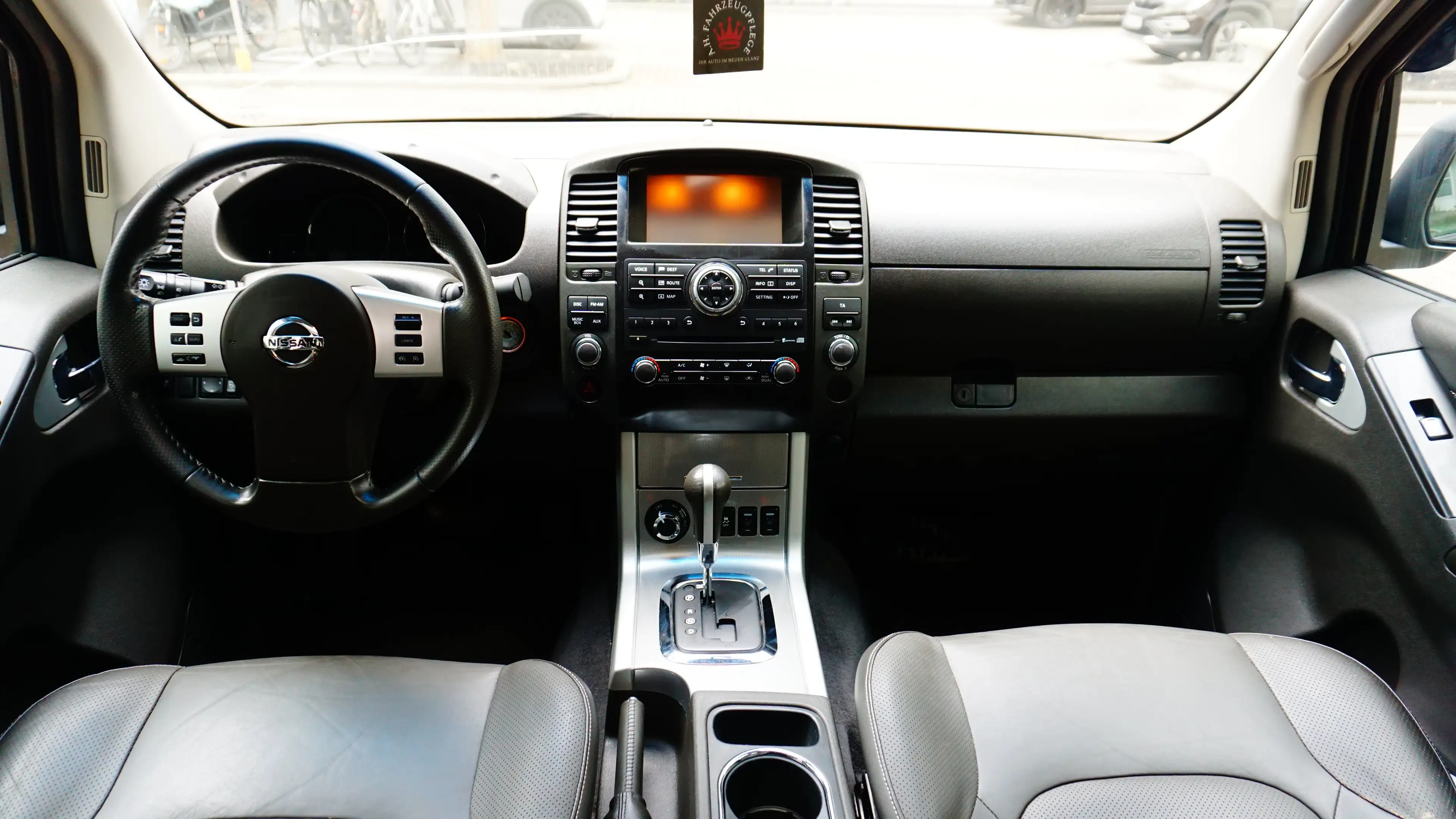Nissan Navara KingCab Business 4X4/NAVI/2xPDC/KLIMA/AUX/ESP — photo 6