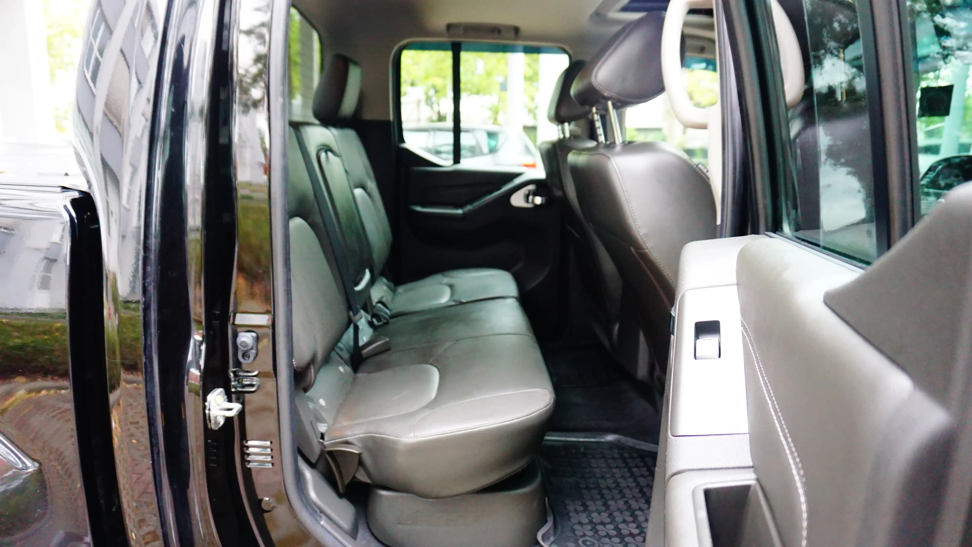 Nissan Navara KingCab Business 4X4/NAVI/2xPDC/KLIMA/AUX/ESP — photo 11