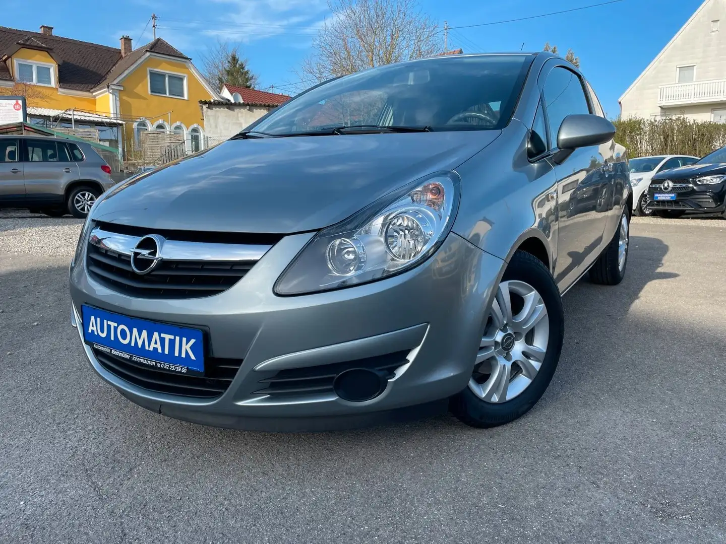 Opel Corsa D Edition "111 Jahre" Automatic Silver - 1