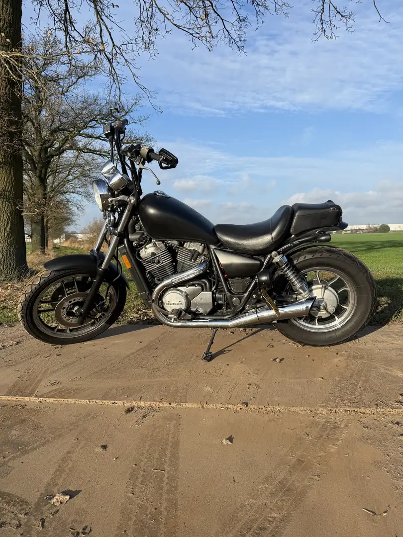 Honda Shadow 750 VT700c - 2