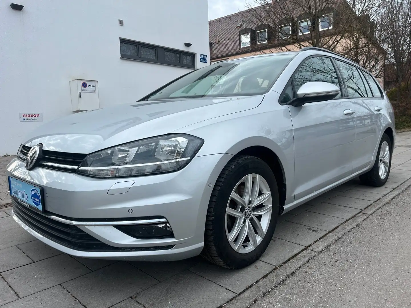 Volkswagen Golf 1.6 TDI Variant KAMERA/STANDHEIZ/NAVI/TÜV N Zilver - 1