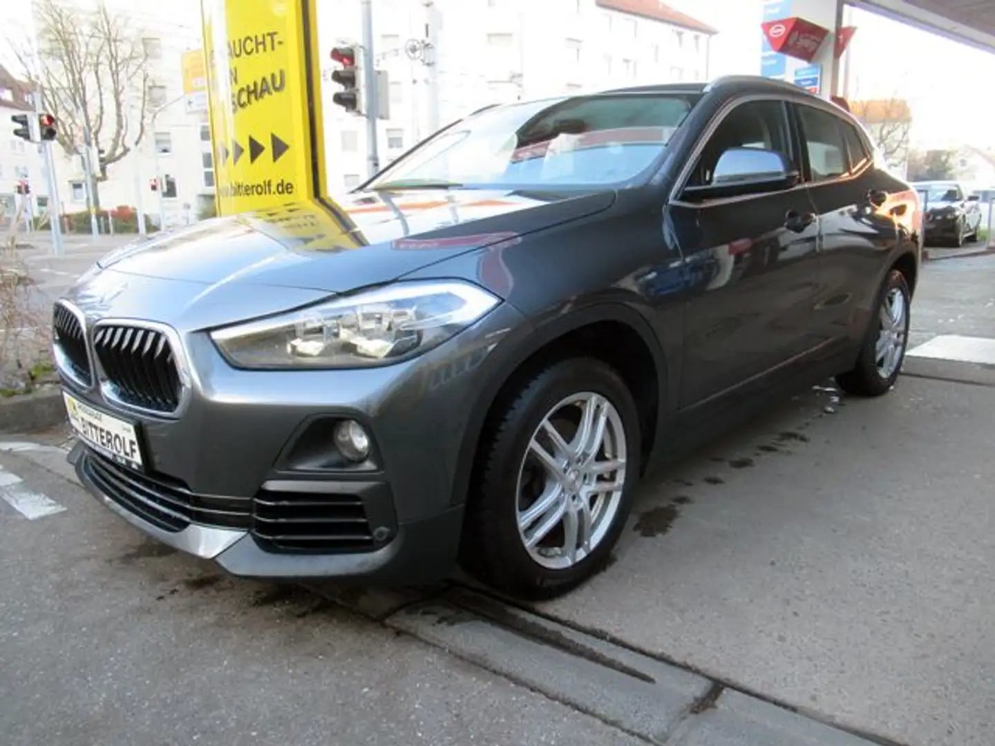 BMW X2 sDrive 18i Navi/SHZ/PDC/CD Grau - 2