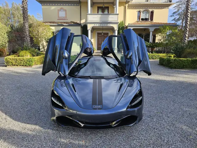 McLaren 720S McLaren 720S Performance Iva Esposta