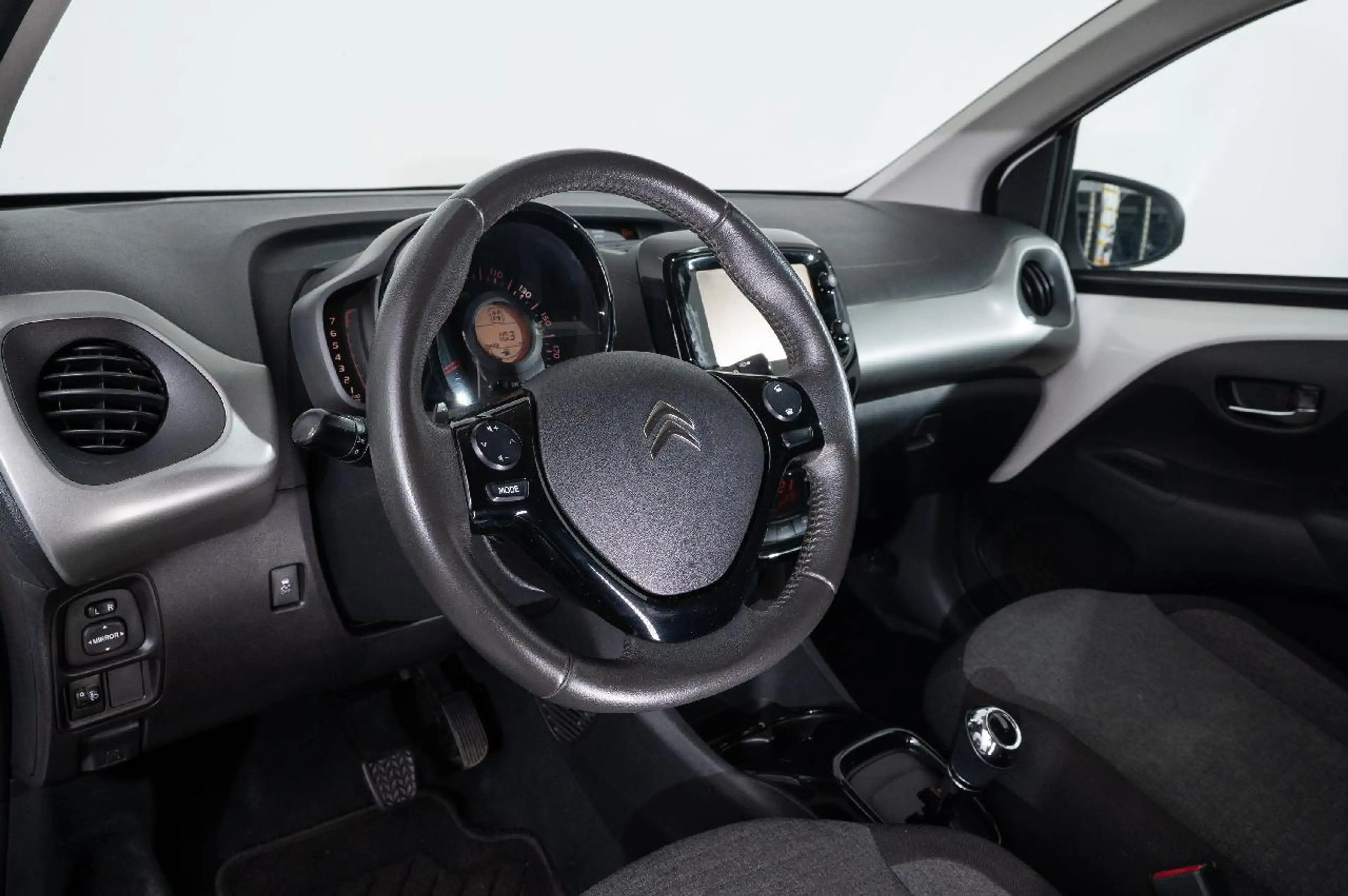 Citroen C1 Shine — photo 11
