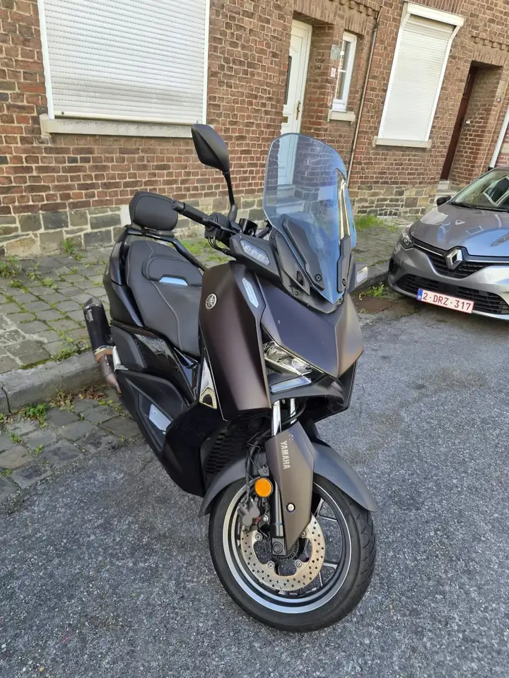 Yamaha X-Max 300