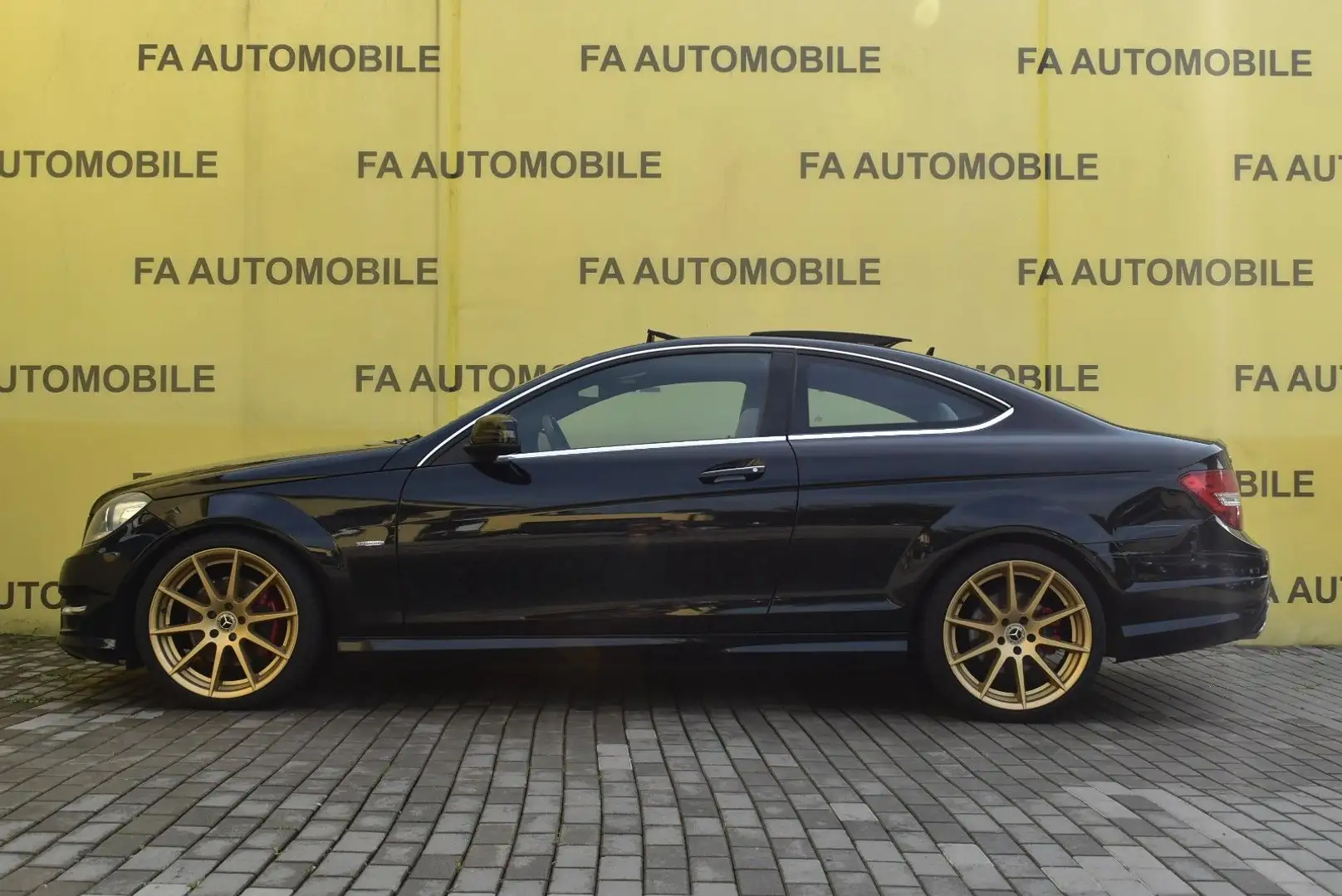 Mercedes-Benz C 350 CGI Coupe BE/AMG/LEDER/PANORAMA/ Noir - 2