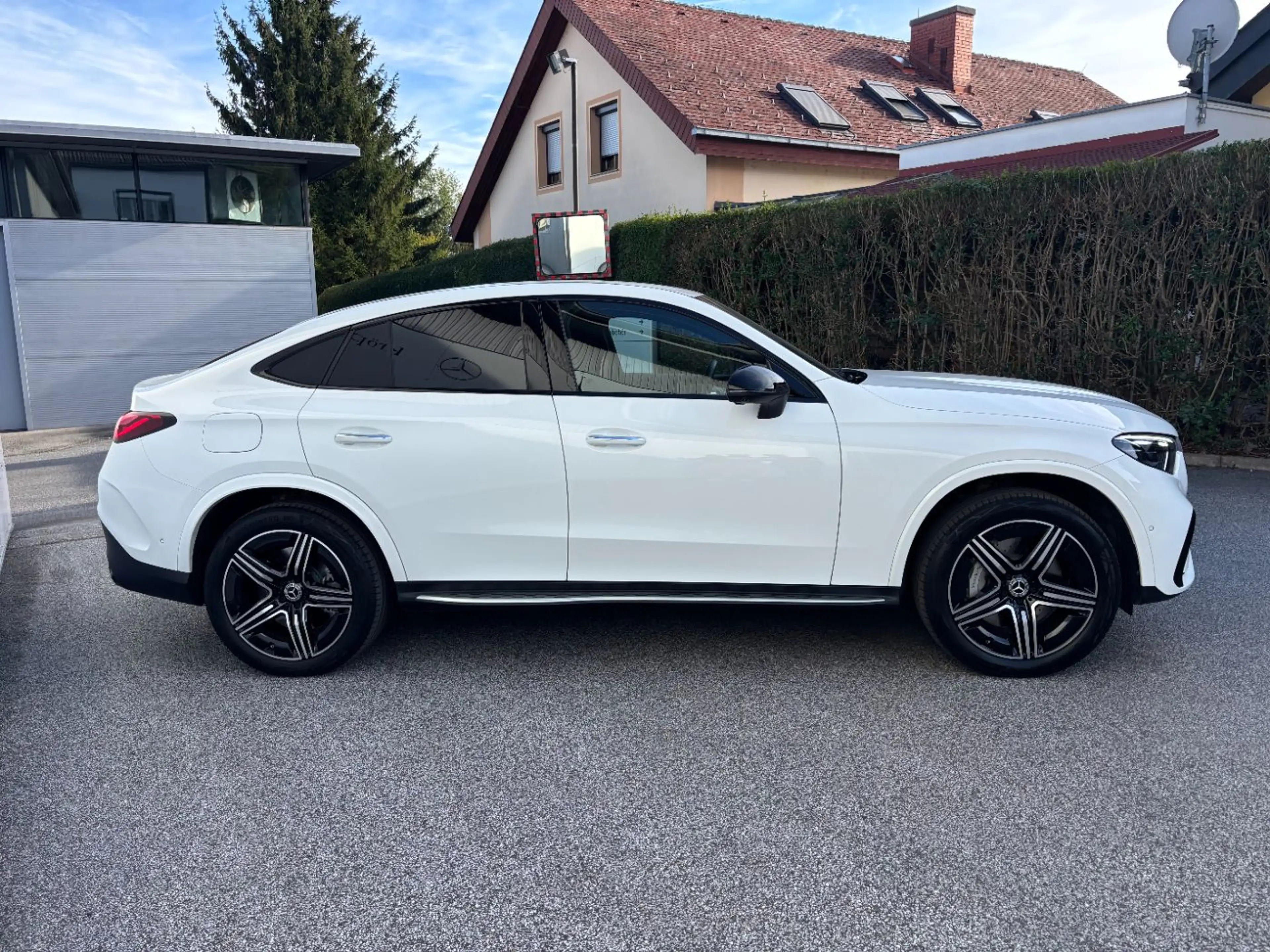 Mercedes-Benz GLC 300 de 4MATIC Coupé Hybrid AMG Night AR ILS — photo 4