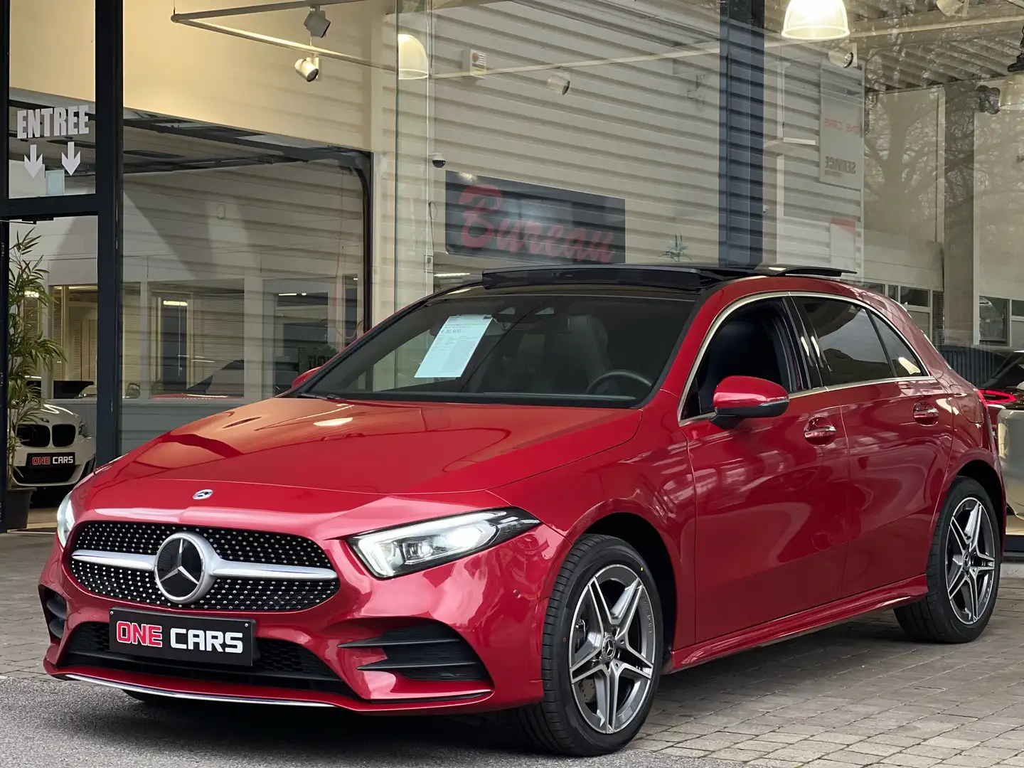 Mercedes-Benz A 250 e (PACK AMG) TOIT PANO-BIXENON-CAMERA-CUIR-GPS-LED Rood - 1
